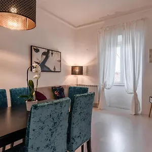 Appartement Gallery Art In San Frediano Florence